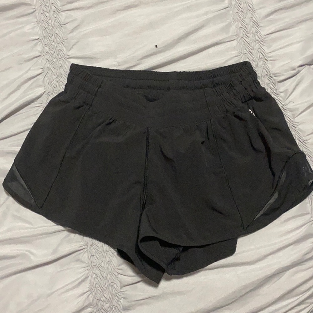 Lululemon Hotty Hot Low Rise Short 2.5”